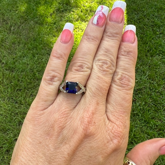 Silver-tone Royal Blue Costume Ring - Picture 6 of 15